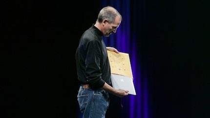Il primo MacBook Air in una busta gialla è stata una brillante mossa di marketing di Steve Jobs.
