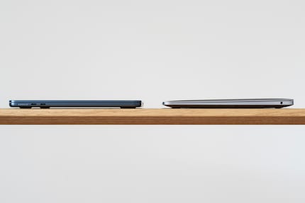 Il nuovo design (a sinistra) è più sottile (1,13 cm) rispetto al punto più spesso del vecchio design (1,61 cm) – ma più spesso del punto più sottile del vecchio design (0,41 cm). Inoltre, la forma a cuneo era più arrotondata.