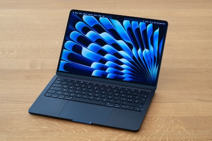 Il MacBook Air piccolo pesa solo 1,24 kg, quello grande 1,51 kg.