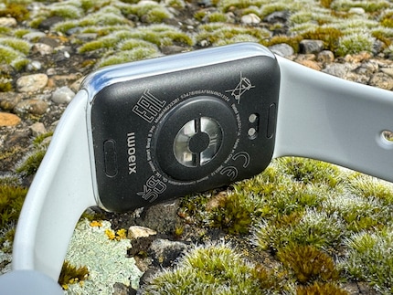 The back with the sensor is made of plastic.