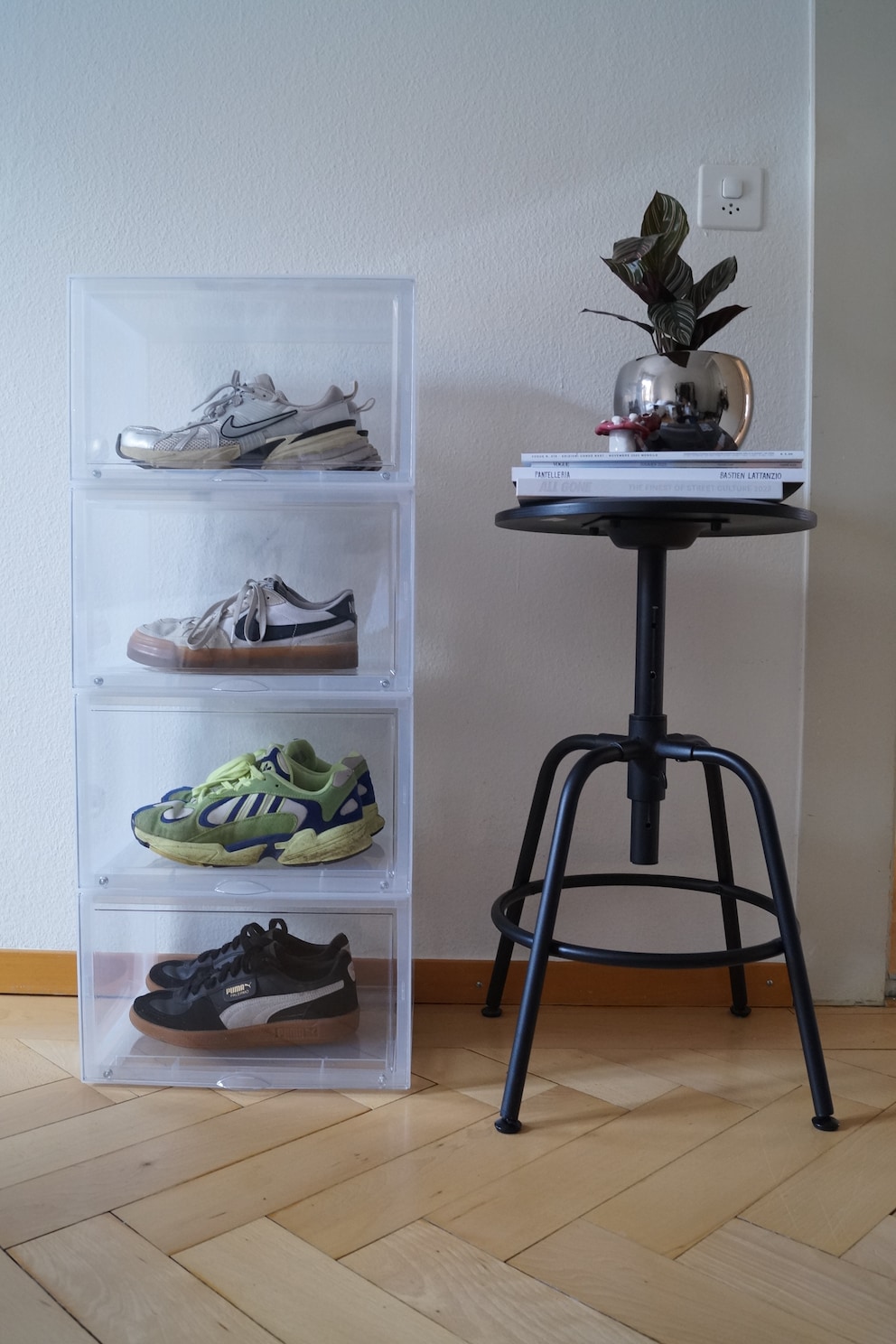 The cool sneaker museum for your home is ready.