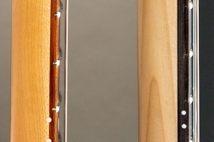 La tastiera è significativamente più spessa di quella della mia Fender Stratocaster.