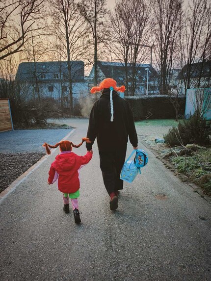 Papà-Pippi e Pippi-Elsa a carnevale.