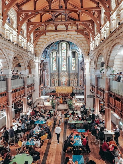 Mercato alimentare in un'ex chiesa: Mercato Mayfair.
