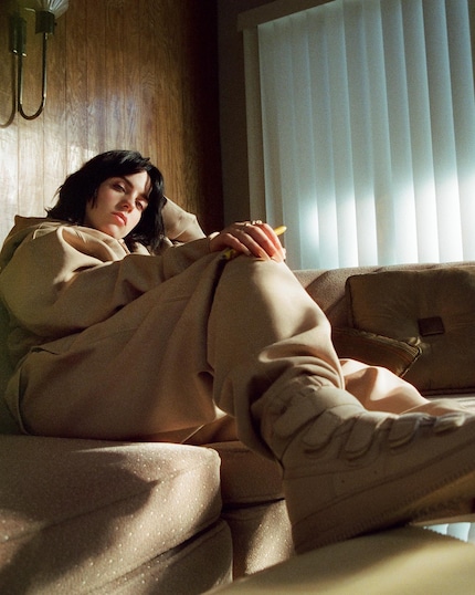 Billie Eilish con i suoi modelli.