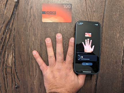 Posso determinare la misura del mio anello con un'applicazione per iPhone.