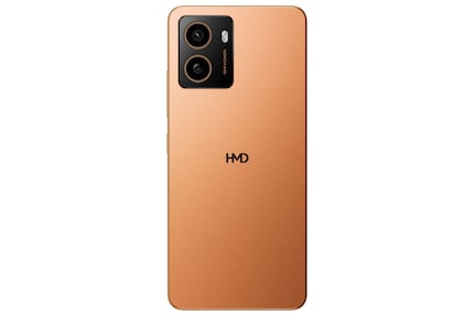 I tre smartphone Pulse sembrano quasi identici. Il Pulse + in arancione è mostrato qui come esempio.