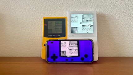 Su Game Boy Color, Analogue Pocket o su smartphone: con «Pokémon Versione Rossa» posso scegliere.