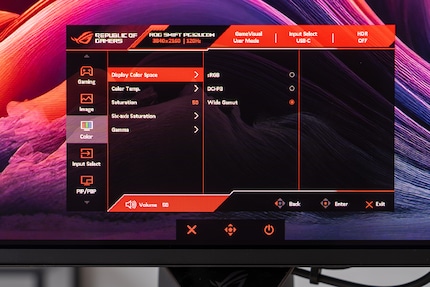 La visualizzazione sullo schermo è chiara e le opzioni sono chiaramente etichettate. Per un monitor, trovo che sia molto meglio dei macchinosi sistemi SmartTV che produttori come Samsung talvolta utilizzano.