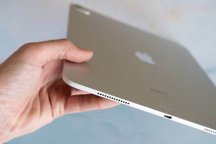 L'iPad Pro estremamente sottile senza raffreddamento attivo non offre le condizioni ottimali per ottenere le massime prestazioni. I chip più grandi in un MacBook Pro, Mac Mini o Mac Studio potrebbero essere di nuovo molto più veloci.