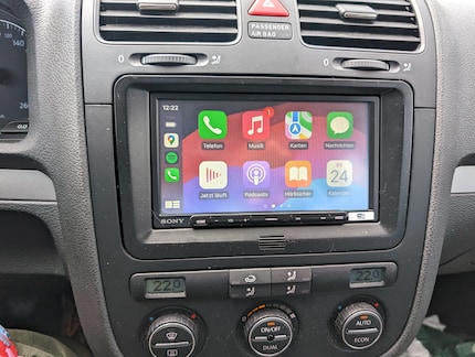 Ecco come appare Apple Carplay sullo schermo con un iPhone collegato.