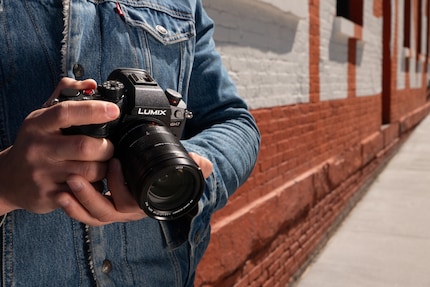 The GH7 is not particularly small for its sensor size. But the functionality makes up for the disadvantages in image quality, depending on the application.