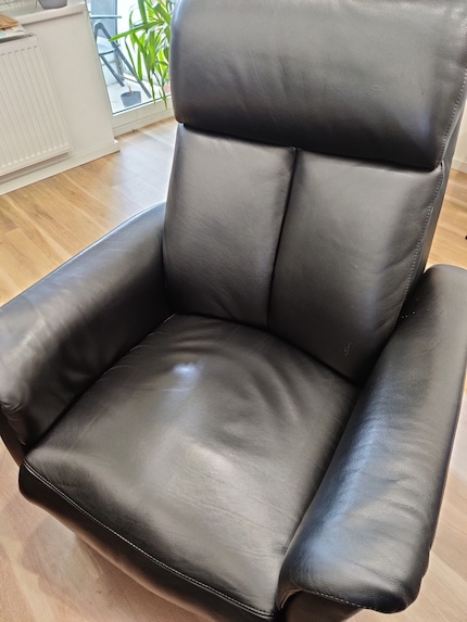 Il mio trono: quando ho bisogno di una pausa, posso reclinare il bracciolo e sollevare il poggiapiedi.