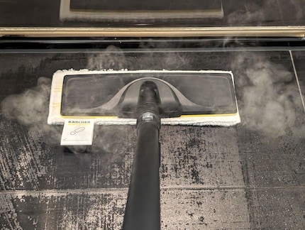 The Kärcher doesn’t just dampen the floor, it really steams it.