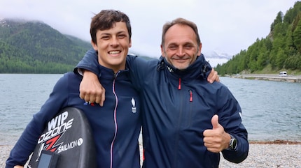 Il campione europeo Mathis Ghio con il direttore di gara Mirco Babini dopo la gara a Silvaplana.