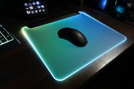 L’illuminazione RGB del tappetino per mouse è davvero bella.