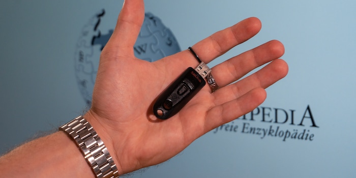 Wikipedia su una chiavetta USB conoscenza e fatti a portata di mano Galaxus