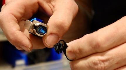 Trattamento termico per la linguetta della cerniera.