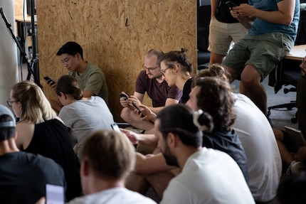 Il pubblico ha votato tramite smartphone.