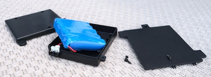 La batteria può facilmente essere rimossa e sostituita.