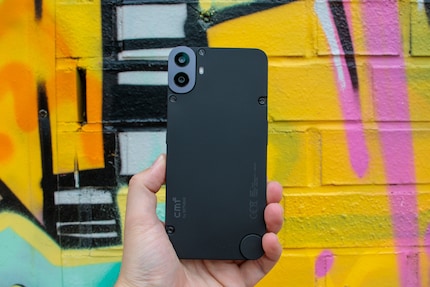 Di fabbrica, il CMF Phone 1 ha una cover posteriore nera.