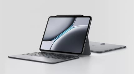Il OnePlus Pad 2 con gli accessori.