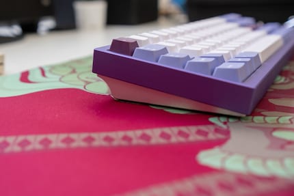 Il profilo si distingue dalle altre tastiere grazie alla curvatura sul retro.