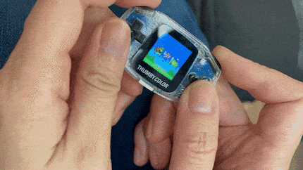 Il Thumby Color offre un display a colori IPS da 0,85 pollici con una risoluzione di 128 × 128 pixel.