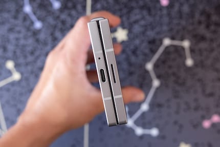 La cerniera è diventata un po' più discreta.