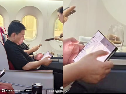 Unfolded, the smartphone reaches tablet format.
