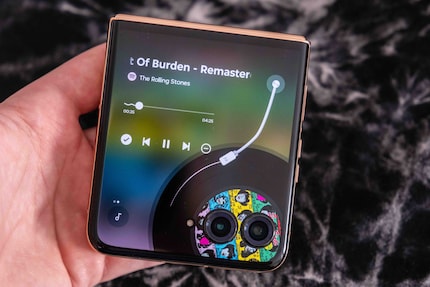 Il telefono pieghevole funziona anche come piccolo lettore MP3.