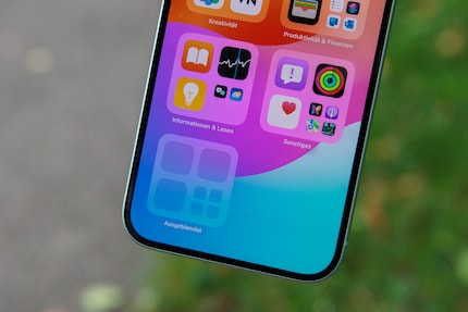 Senza sblocco tramite Face ID, la cartella con le app nascoste appare vuota.