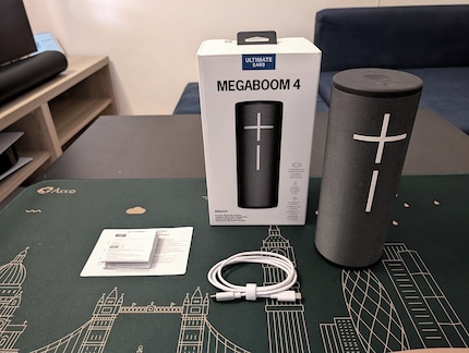 UE è parsimoniosa con gli accessori, giustamente.