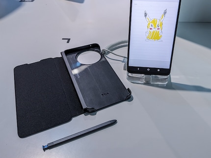 Grazie alla custodia con penna integrata come accessorio, puoi scrivere e disegnare.