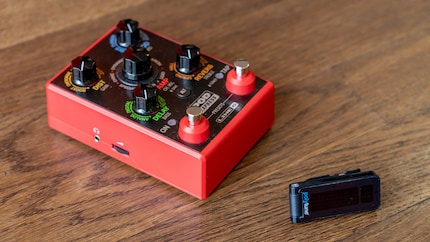 I gadget preferiti per la chitarra elettrica: accordatore e amp simulator.