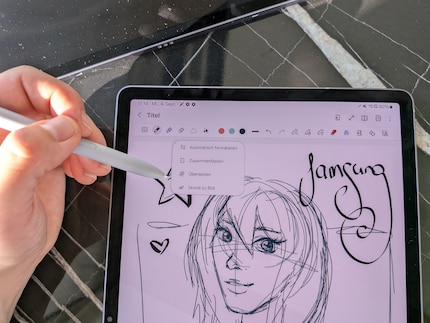 Samsung offre diverse funzioni AI. Queste possono essere richiamate rapidamente con la pressione di un pulsante utilizzando la tastiera o lo stilo.