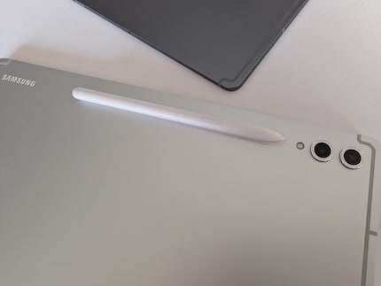 La S-Pen di Samsung è inclusa in questi modelli per scrivere e disegnare.
