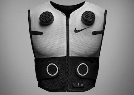 Good temperature control: The waistcoat warms or cools as needed to improve preparation for and recovery after exercise.