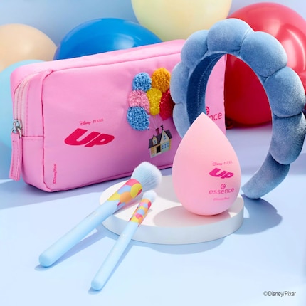 Make-up sponge and brush are also included. I wonder if the hairband is part of it too?