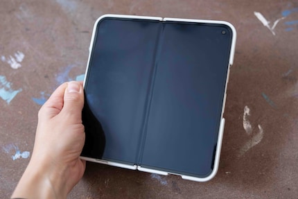 Not invisible – the fold on the Pixel 9 Pro is visible, but not distracting.