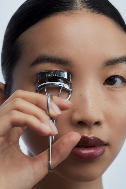 An eyelash curler is a must-have in Sophia’s kit.