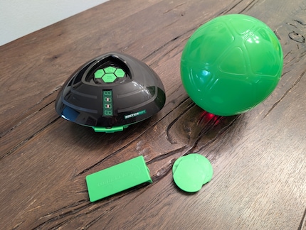 Palla, robot e i modesti accessori.