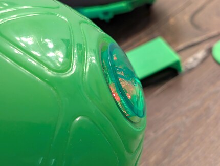 Purtroppo il vano batteria sporge leggermente.