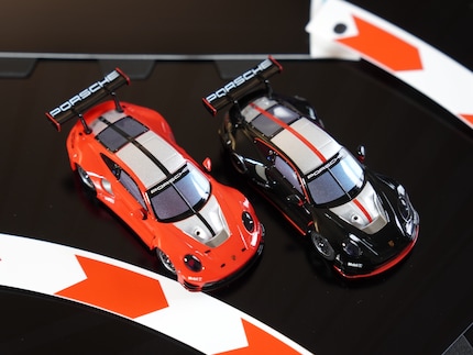 Visually, the two Porsches from Carrera Hybrid are a sight to behold.