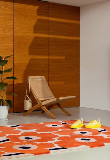 La stratificazione, il mix di colori e fantasie sono considerati la chiave per una casa accogliente.