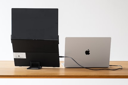 Devo spostare un po' indietro il monitor portatile.