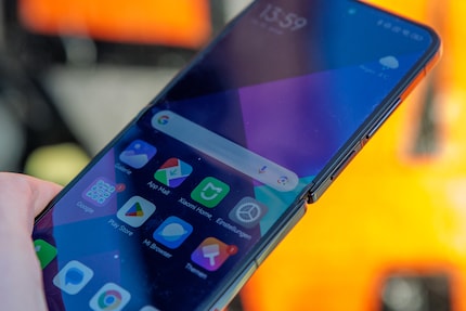 La piega del display interno non è d'intralcio.