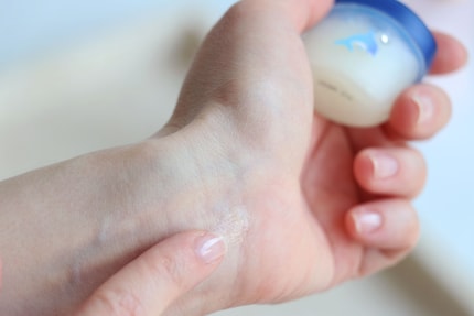 Subtle application: just rub a little of the scent on your wrist or neck.