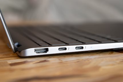 HDMI e 2x USB-C (Thunderbolt 4) sul lato sinistro.