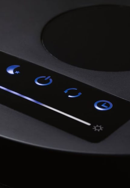 Numis: non è completamente wireless, ma almeno non ha quel fastidioso interruttore sul cavo: basta sfiorarla per accenderla.